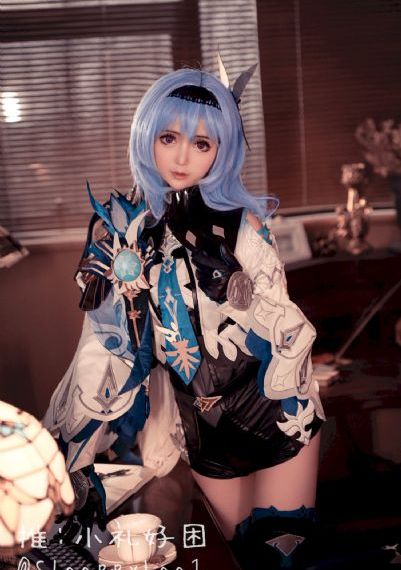 胸部丰满的妈妈
