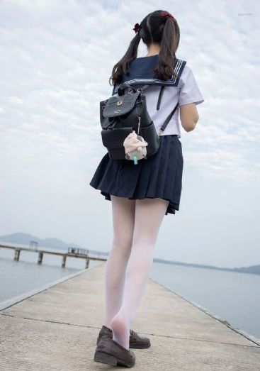 从天而降的女子